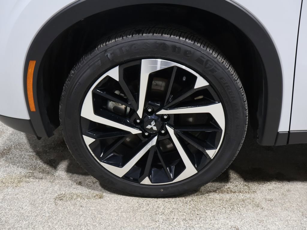 Used 2024 Mitsubishi Outlander SE image 8