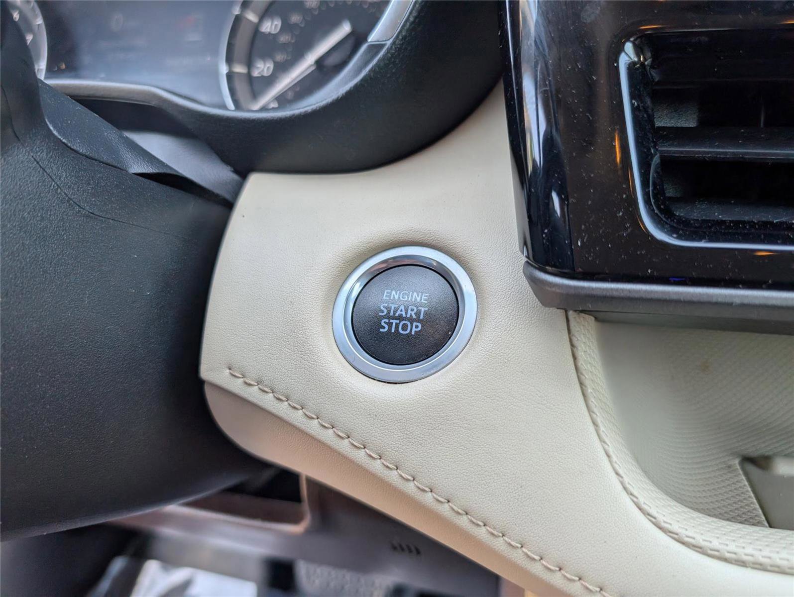 Used 2021 Toyota Highlander Limited image 22