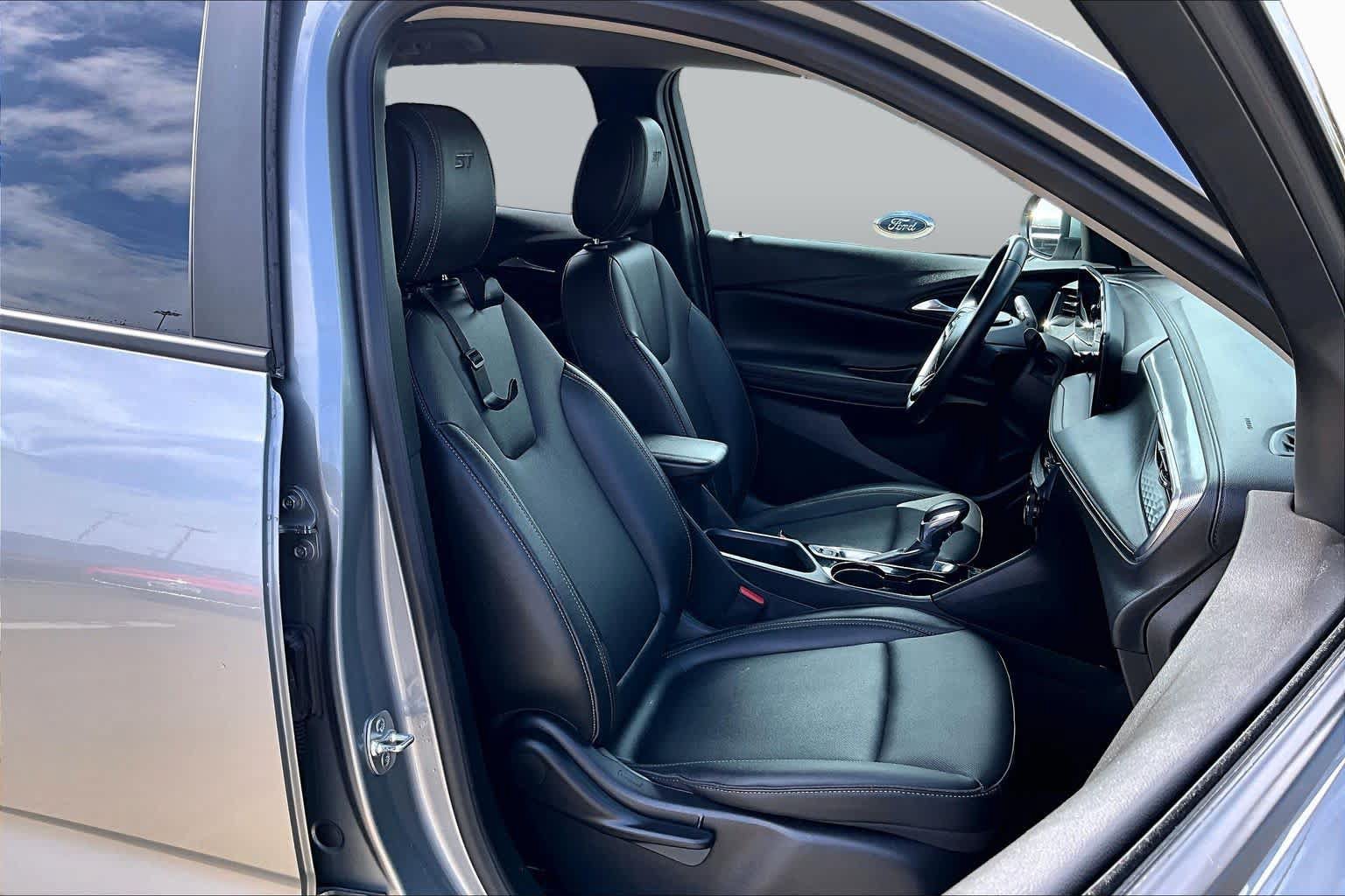 Used 2024 Buick Encore GX Sport Touring AWD/4WD image 9