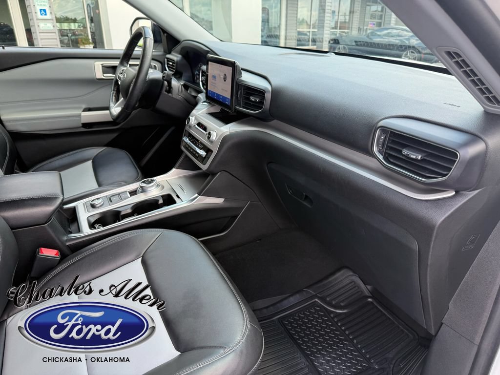 Used 2023 Ford Explorer XLT w/ Equipment Group 202A AWD/4WD image 10