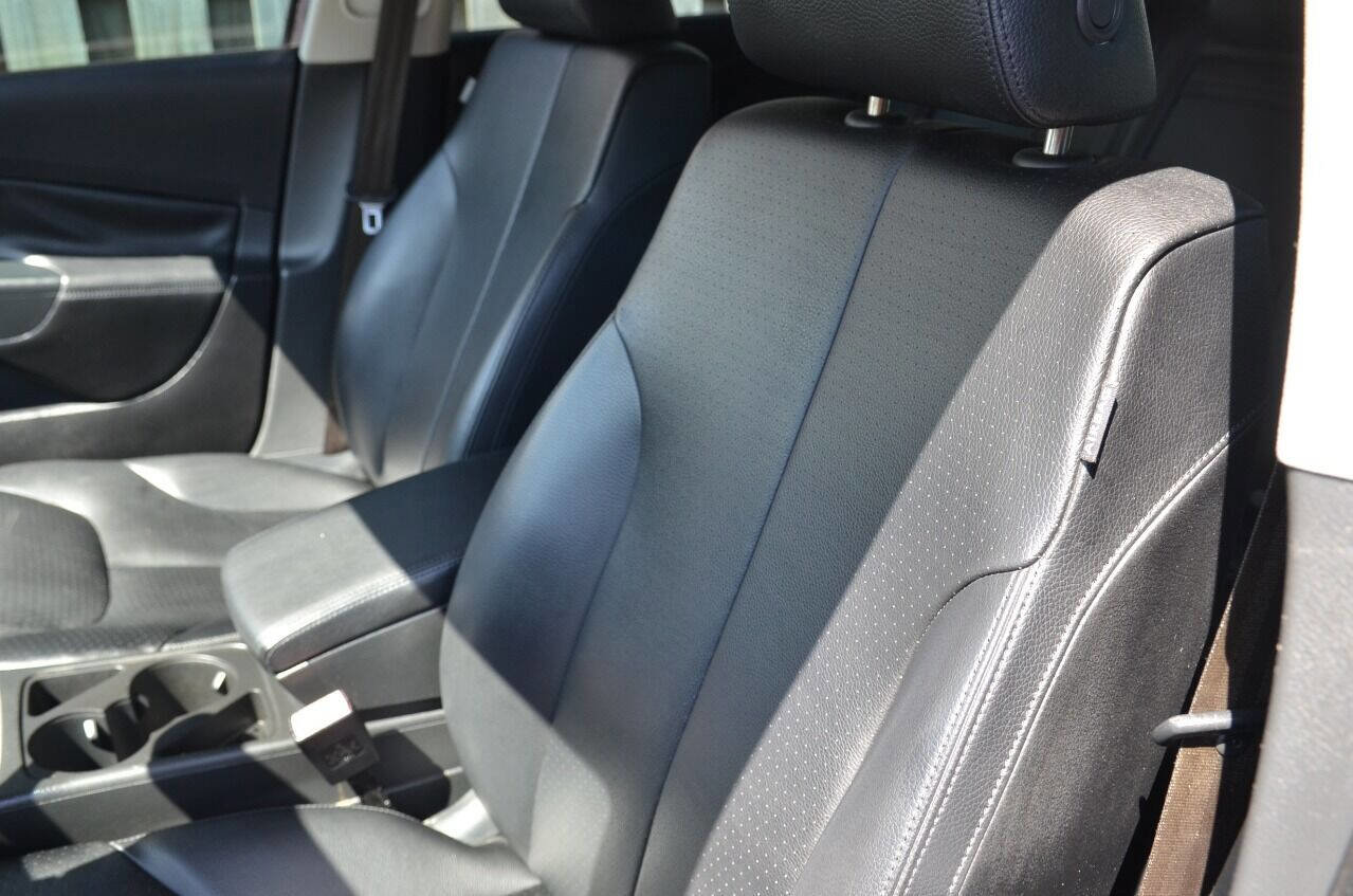 Used 2010 Volkswagen Passat Komfort image 23