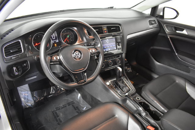 Used 2020 Volkswagen Golf 4-Door FWD image 13