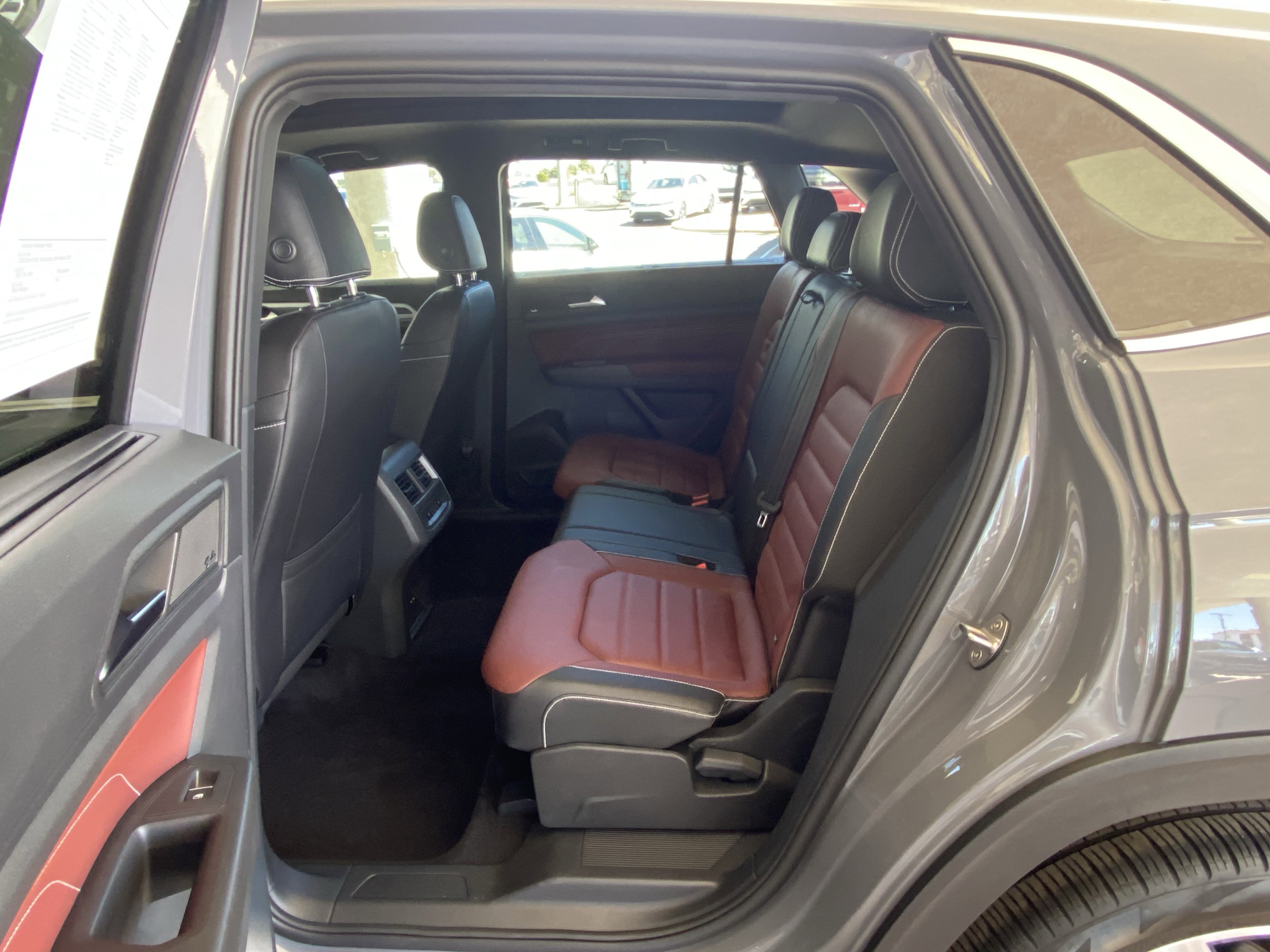 Certified 2023 Volkswagen Atlas Cross Sport SEL Premium R-Line AWD/4WD image 41