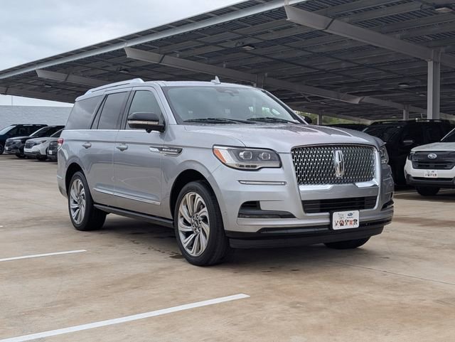 Used 2022 Lincoln Navigator Reserve image 7