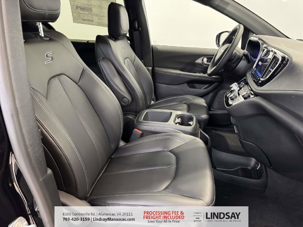 New 2026 Chrysler Pacifica Select w/ S Appearance Package FWD image 13