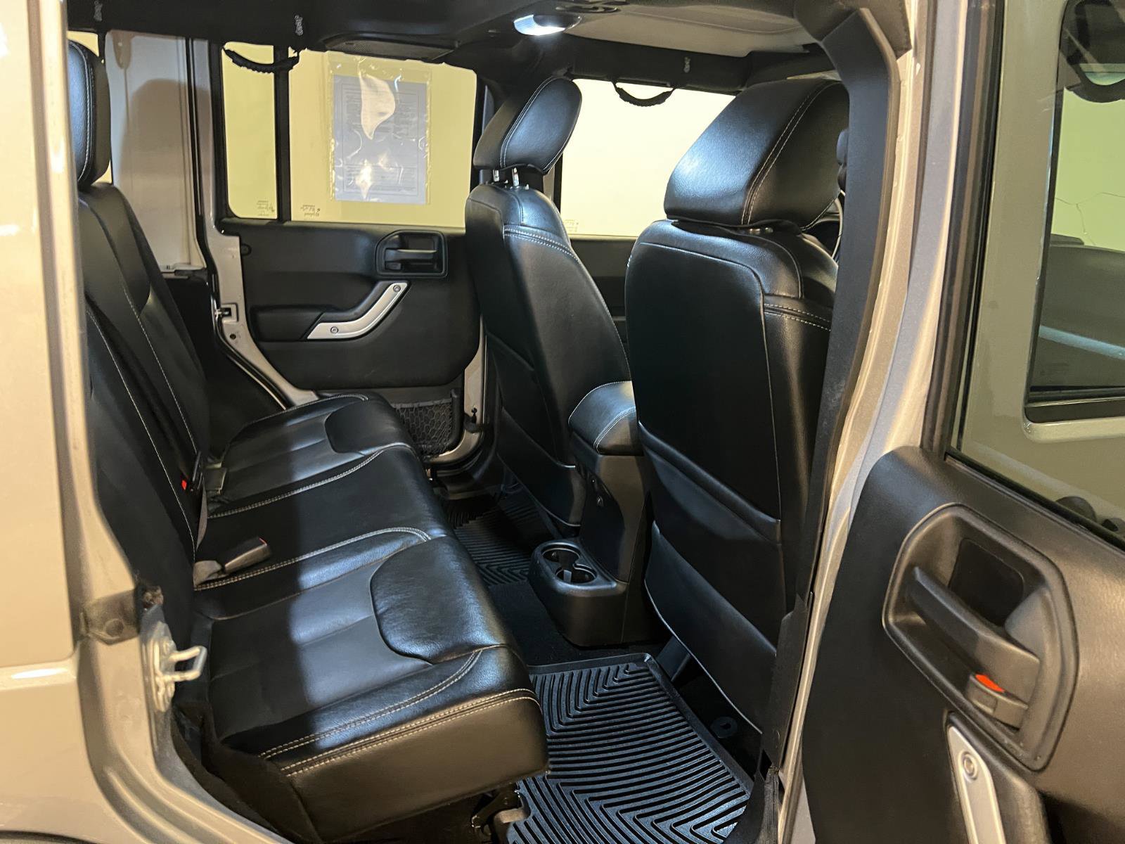 Used 2017 Jeep Wrangler Unlimited Rubicon image 29