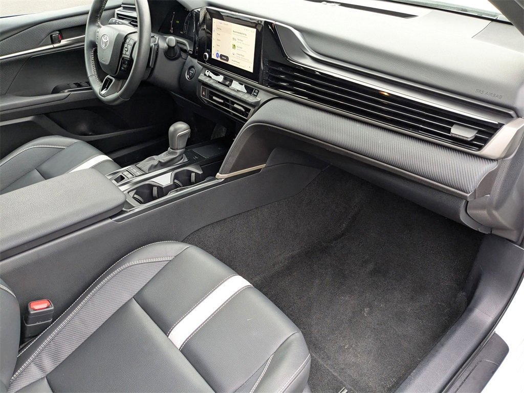 Used 2025 Toyota Camry SE image 35