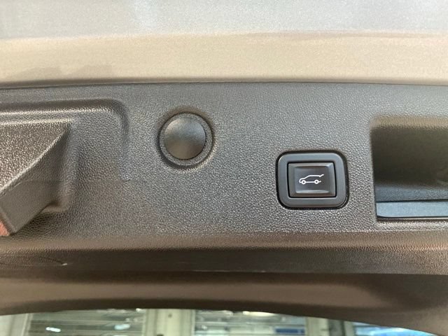 Certified 2024 Chevrolet Equinox Premier AWD/4WD image 9