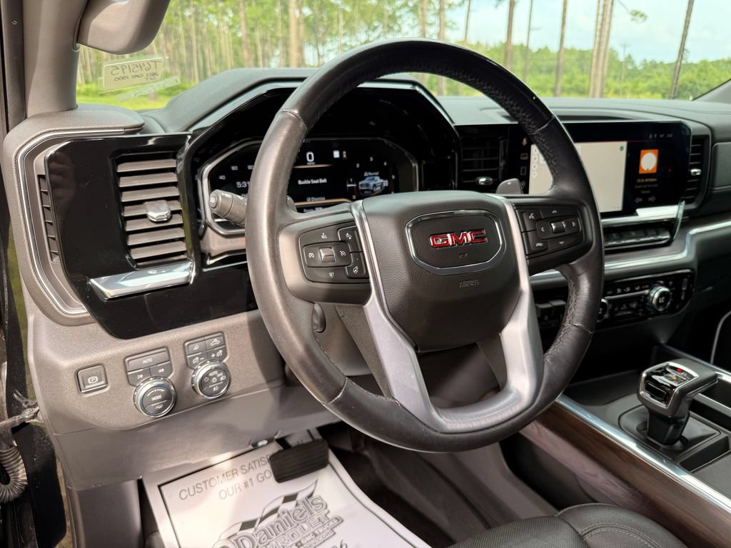 Used 2022 GMC Sierra 1500 SLT w/ SLT Premium Plus Package AWD/4WD image 15