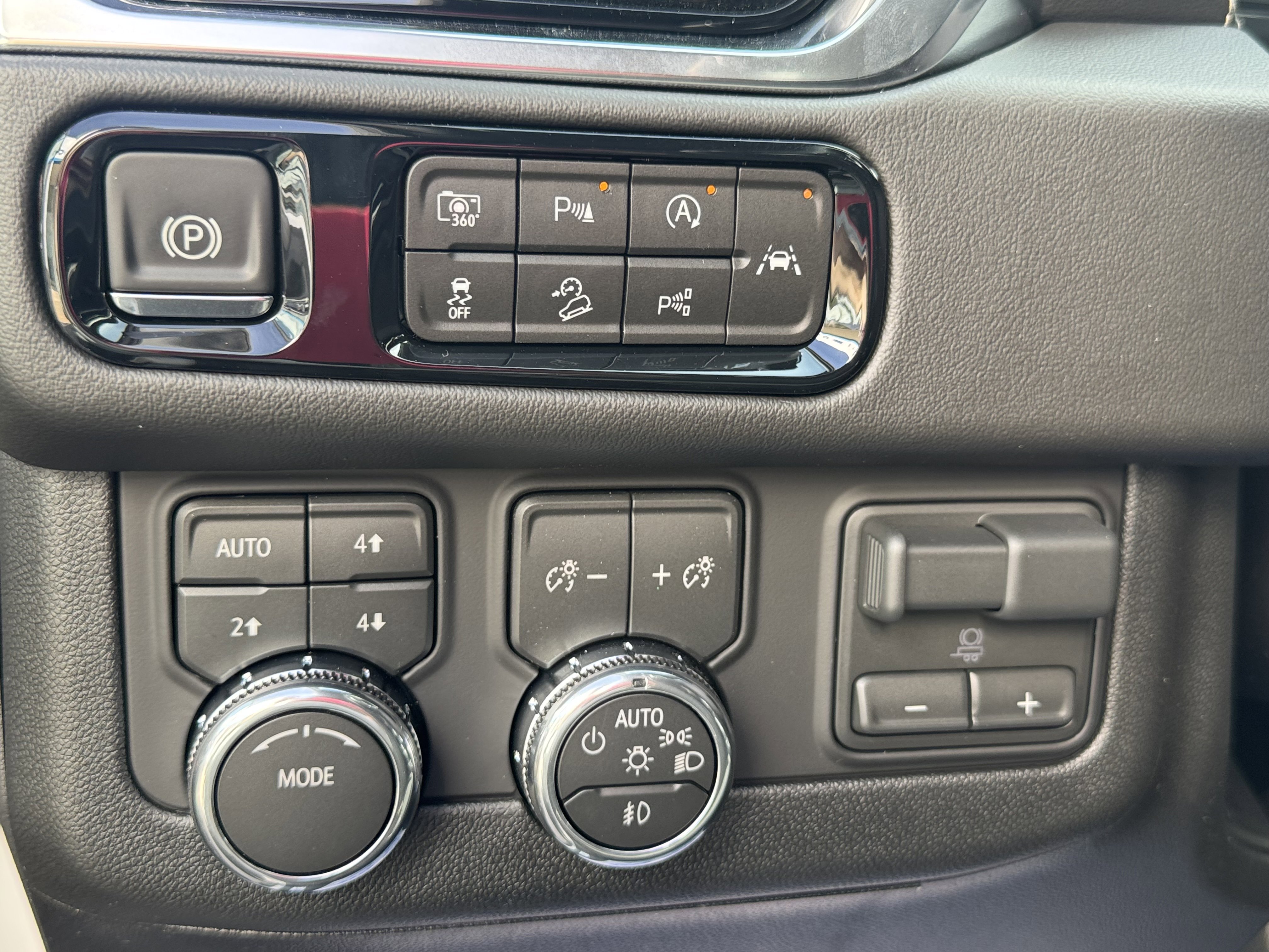 New 2026 GMC Yukon Elevation image 19