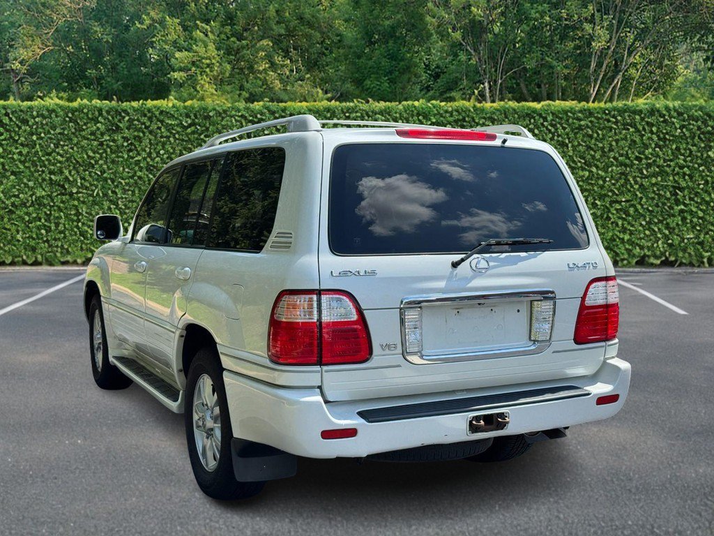 Used 2005 Lexus LX 470 4WD w/ Preferred Accessory Pkg image 4
