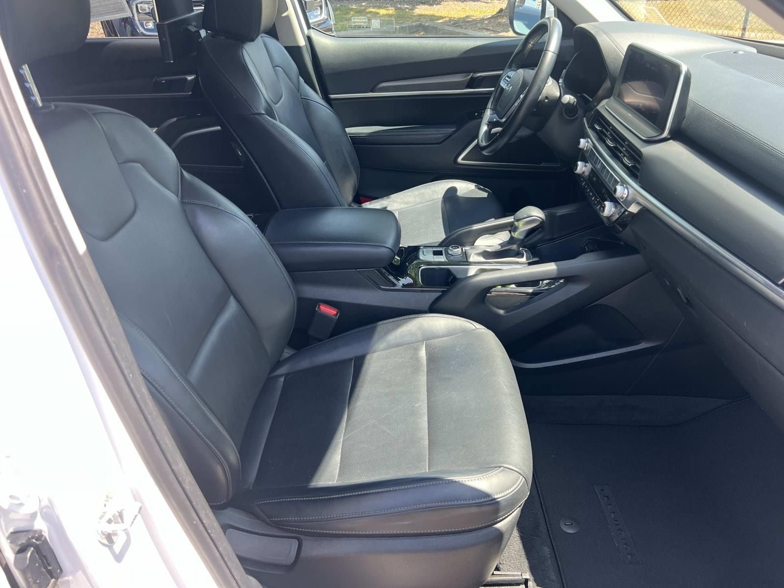 Used 2022 Kia Telluride LX AWD/4WD image 13