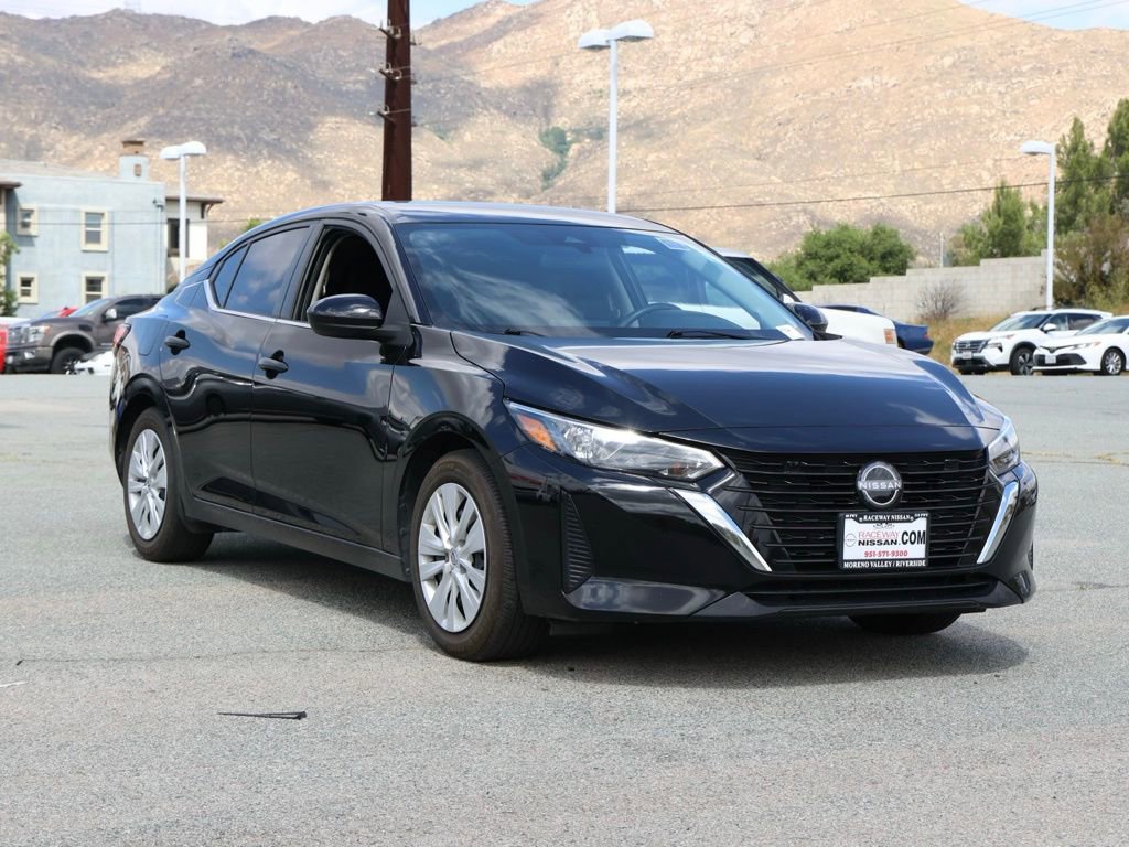 Used 2024 Nissan Sentra S image 2
