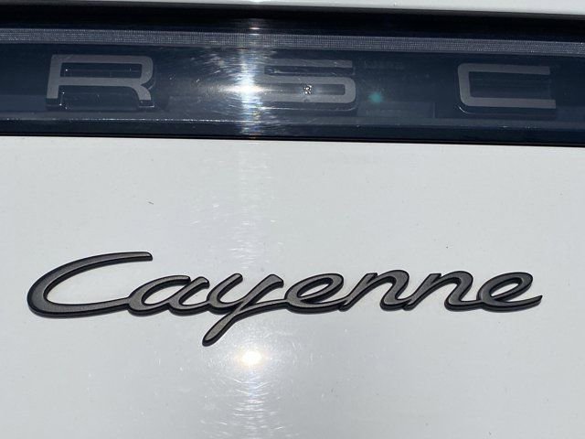 Used 2021 Porsche Cayenne Coupe w/ Premium Package image 27