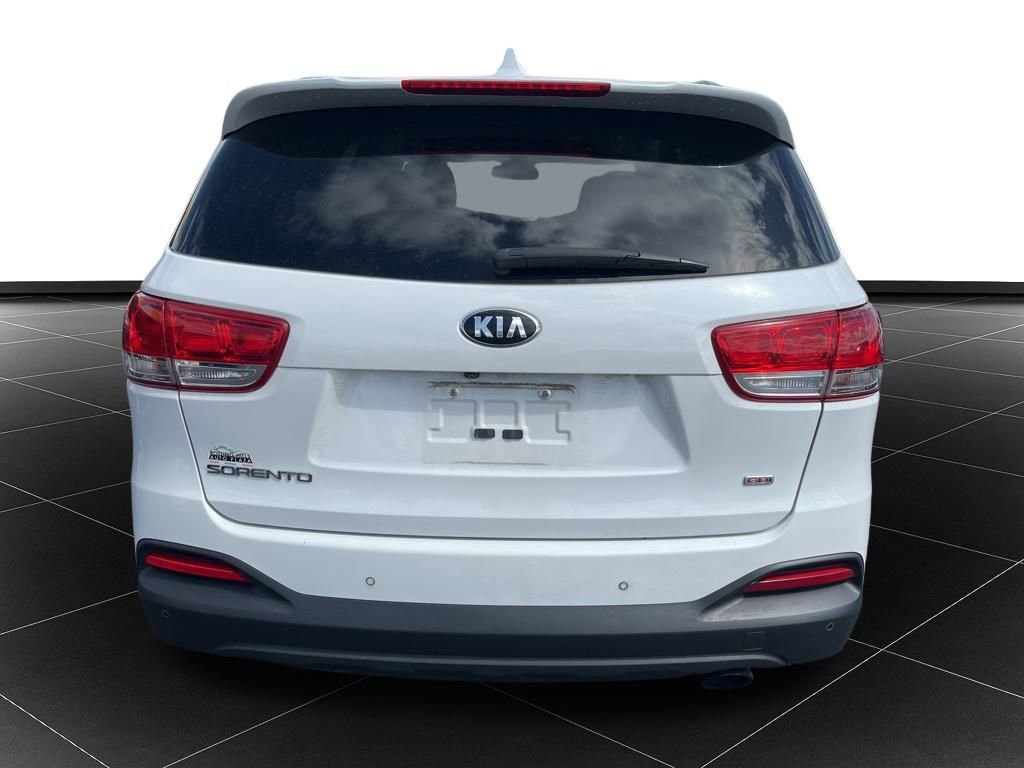 Used 2017 Kia Sorento LX w/ LX Convenience Package AWD/4WD image 4