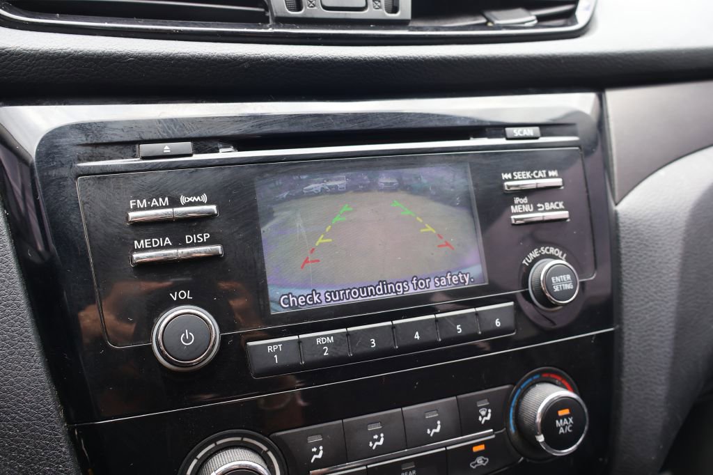 Used 2017 Nissan Rogue Sport S w/ S Appearance Package image 28