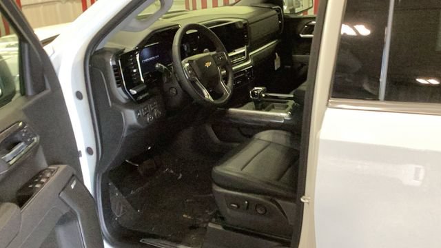 New 2026 Chevrolet Silverado 1500 LTZ w/ LTZ Premium Package AWD/4WD image 13