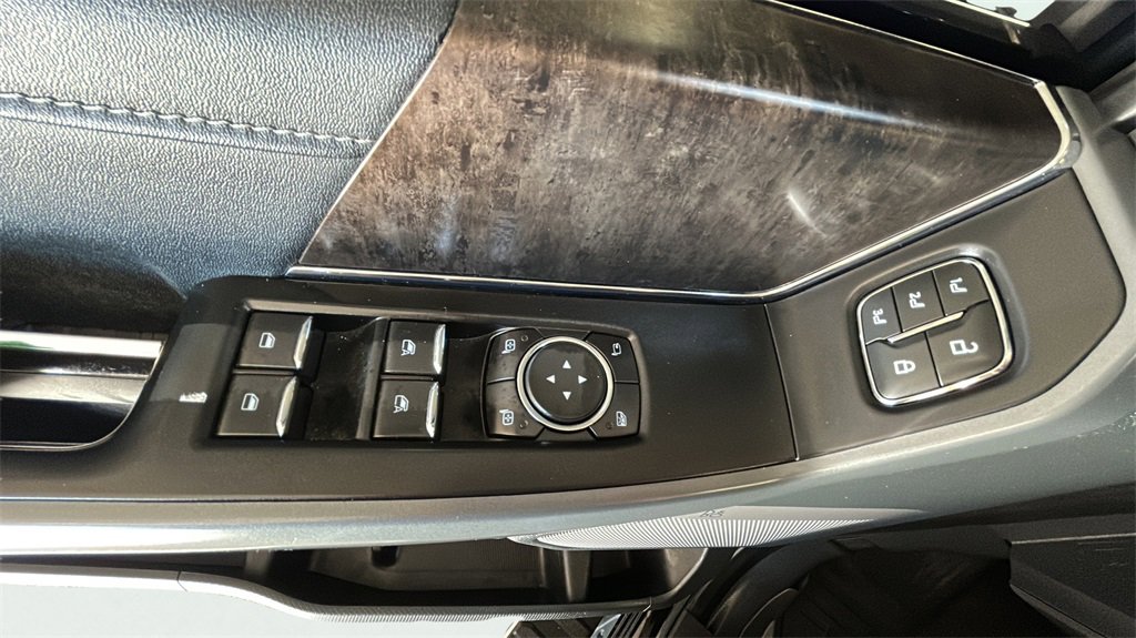 Used 2021 Ford F150 Lariat w/ Equipment Group 502A High image 31