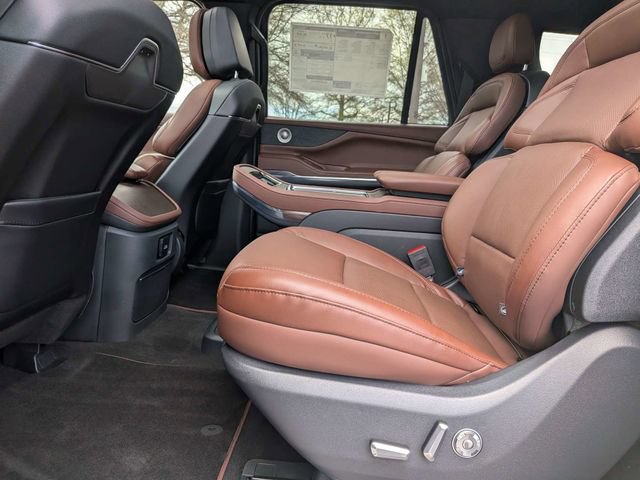 New 2026 Lincoln Navigator L Reserve AWD/4WD image 14