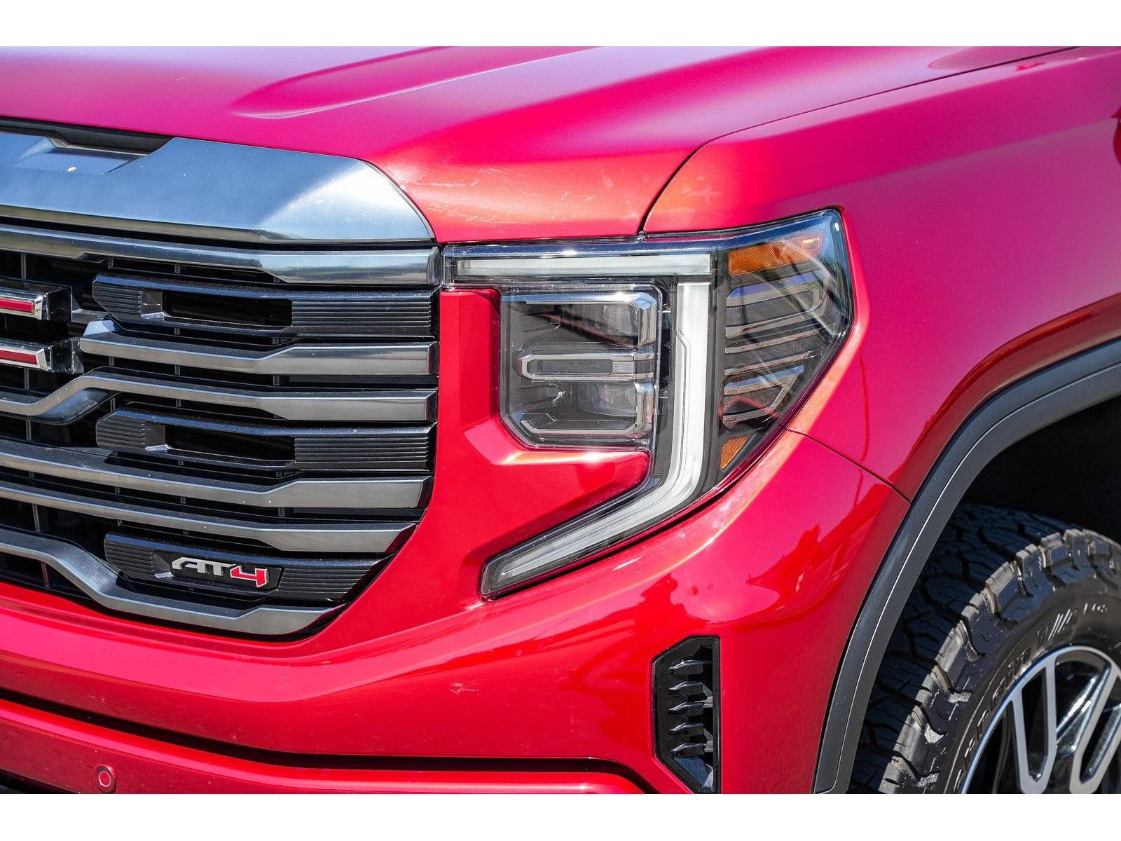 Used 2024 GMC Sierra 1500 AT4 w/ Technology Package AWD/4WD image 8