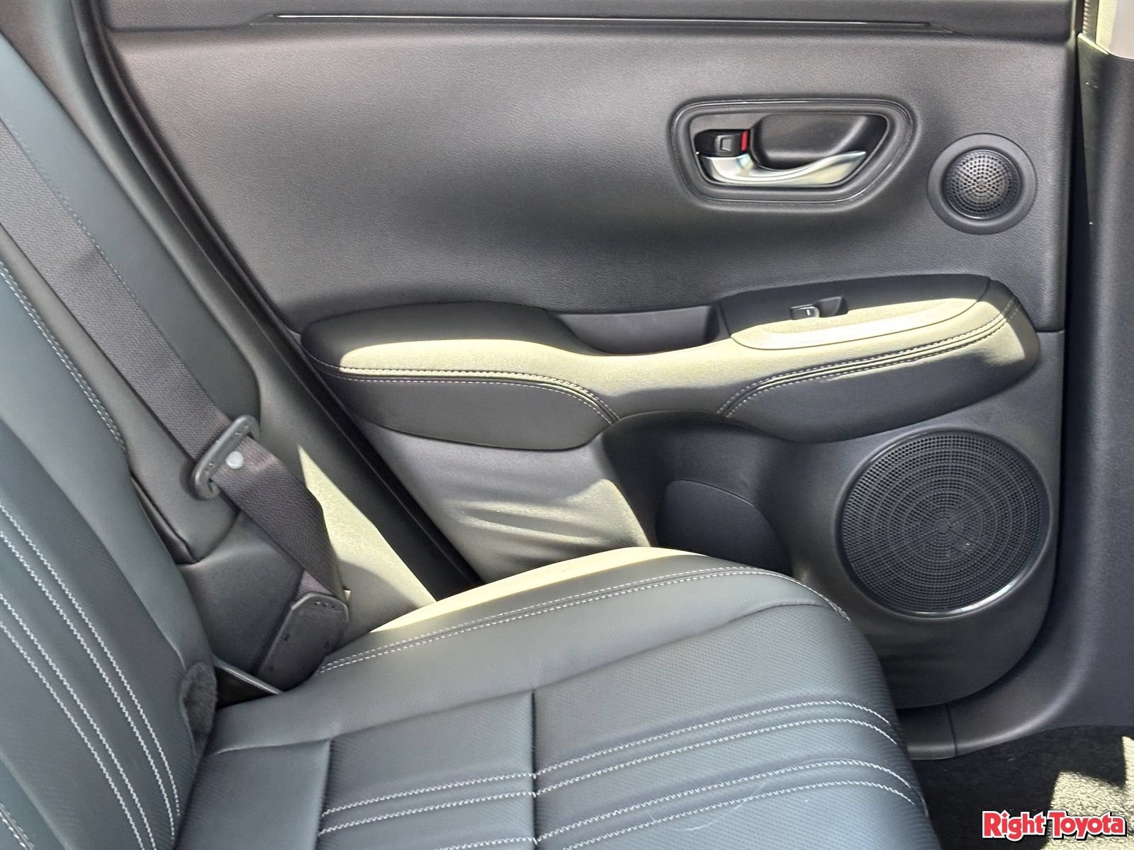 Used 2027 Honda HR-V EX-L image 14