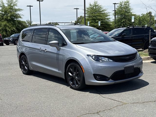 Used 2020 Chrysler Pacifica Touring-L FWD video 1