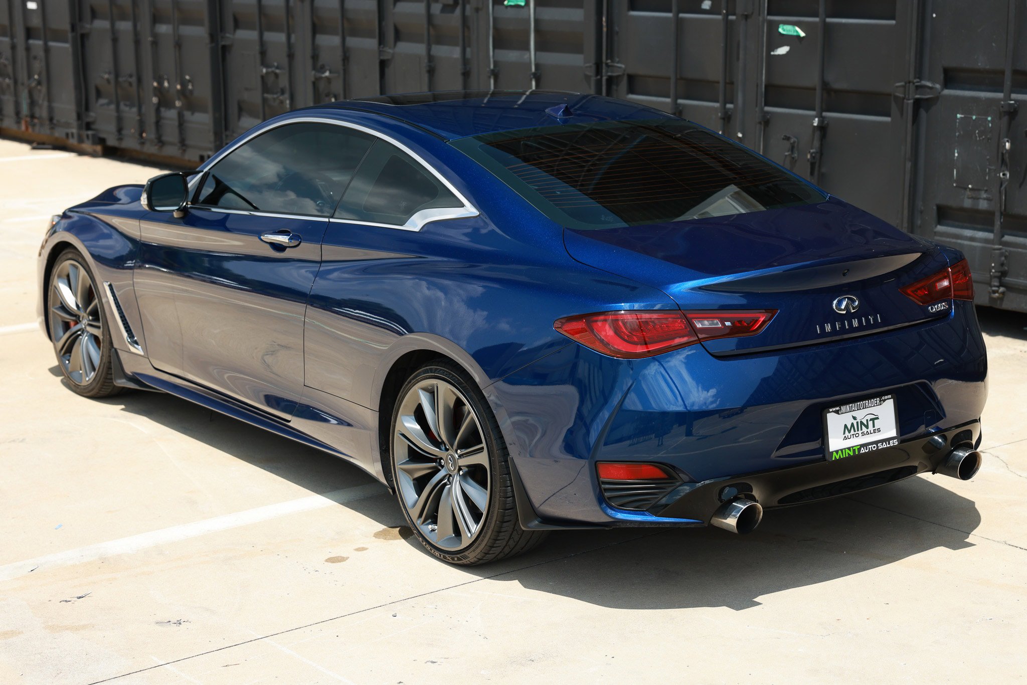 Used 2019 INFINITI Q60 Red Sport 400 w/ Cargo Package RWD image 8