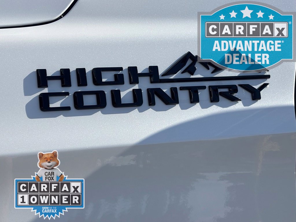 Used 2025 Chevrolet Suburban High Country AWD/4WD image 39