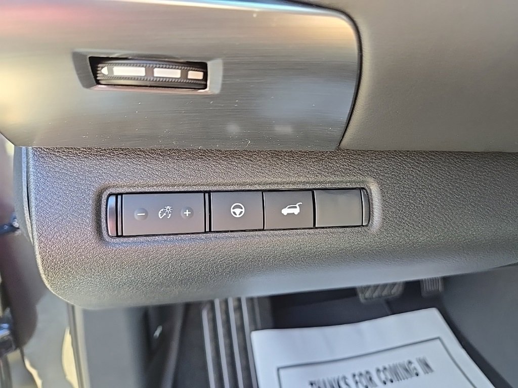 New 2025 Nissan Pathfinder SL image 14