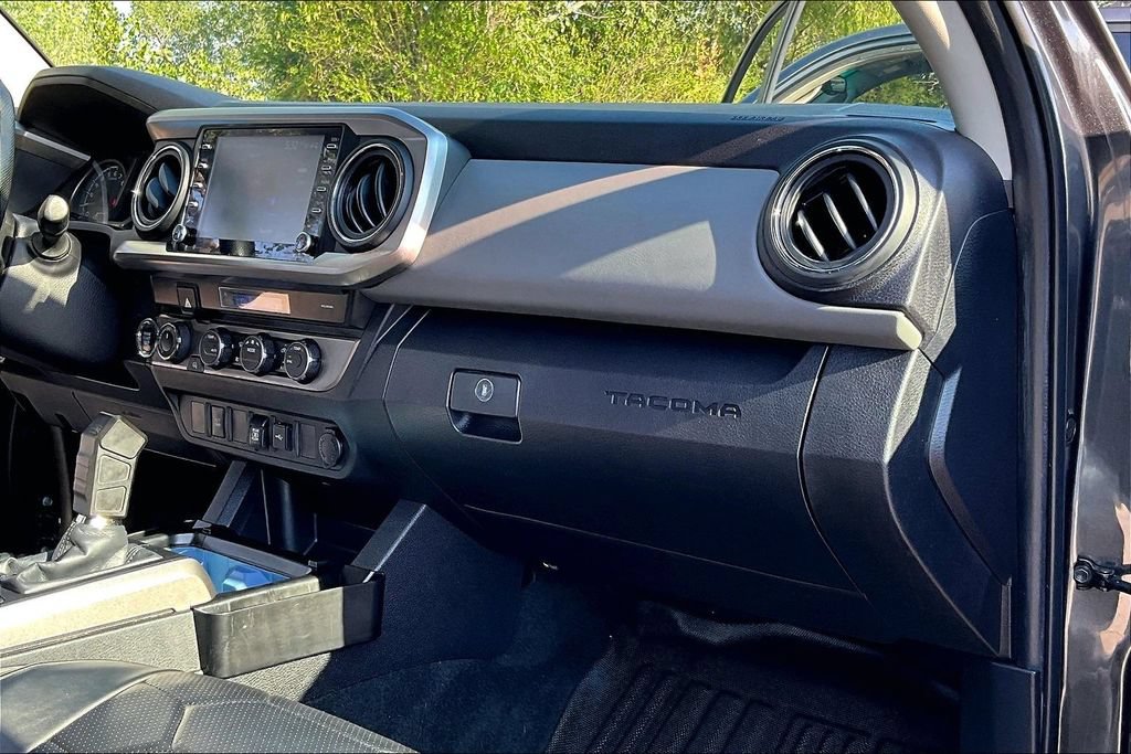 Used 2024 Toyota Tacoma TRD Sport AWD/4WD image 19