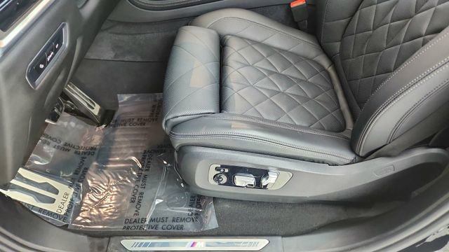 Used 2024 BMW X7 xDrive40i w/ M Sport Package image 39