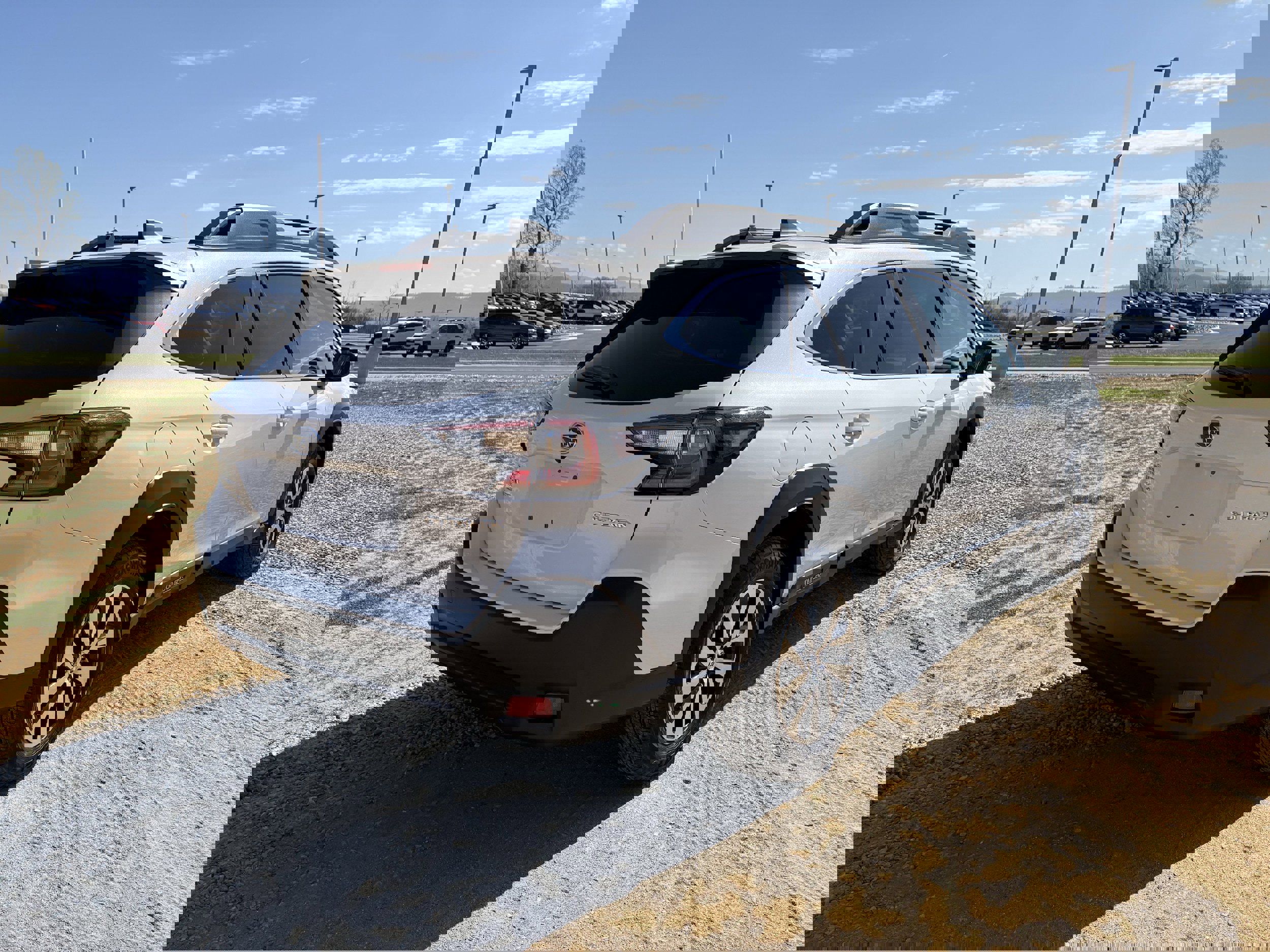 Used 2025 Subaru Outback Premium image 9