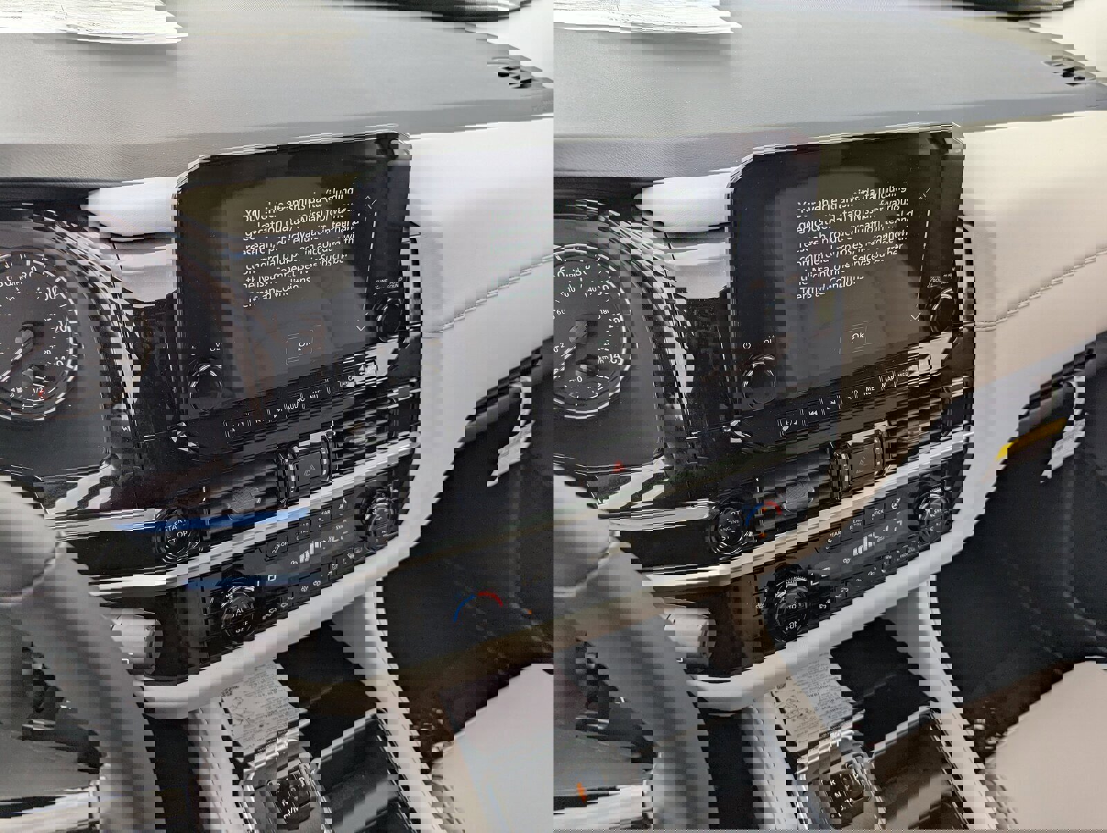 New 2025 Nissan Pathfinder SL image 16