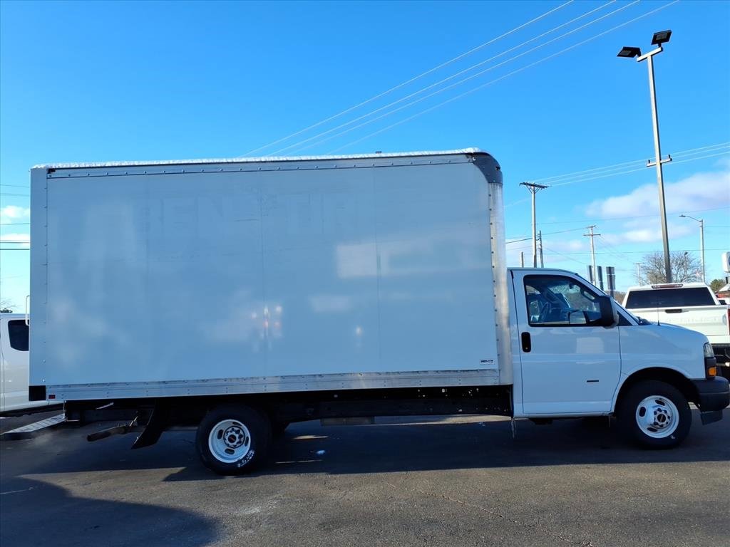 Used 2022 GMC Savana 3500 Extended image 5