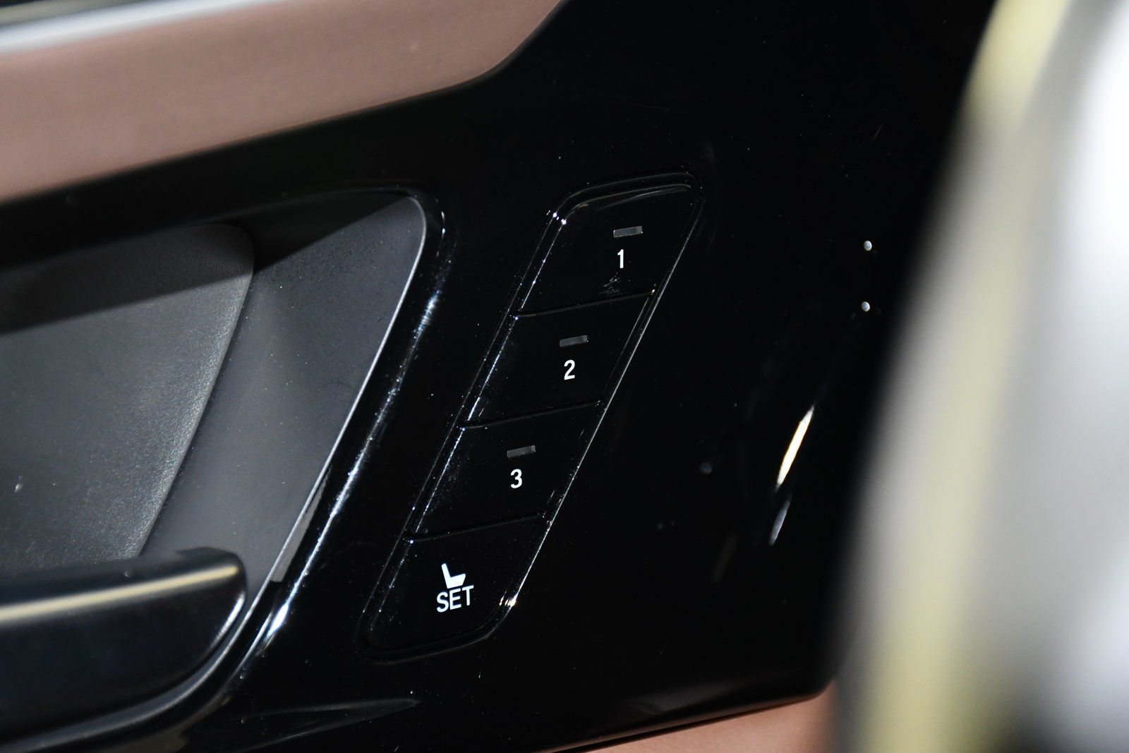 Certified 2024 Acura MDX SH-AWD w/ Technology Package image 34