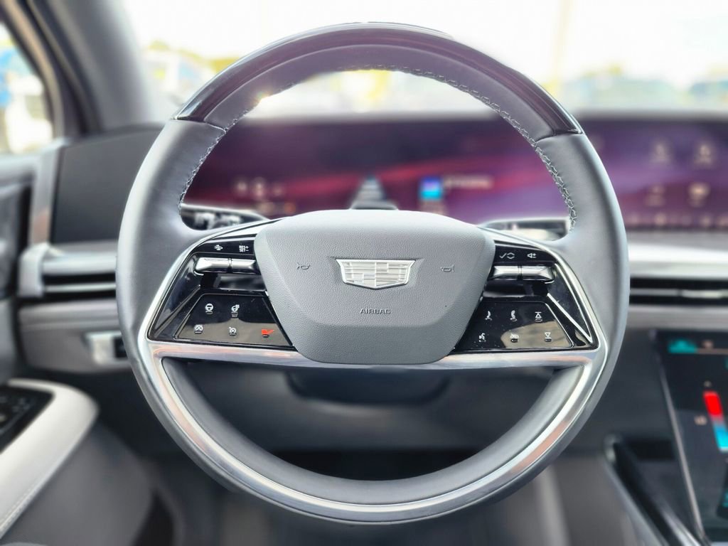 Used 2025 Cadillac Escalade IQ Luxury 1 w/ LPO, Radiant Package image 28