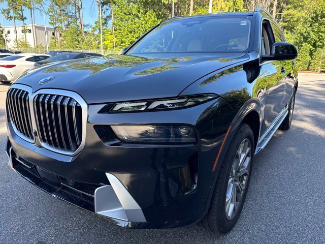 Certified 2026 BMW X7 xDrive40i w/ Executive Package AWD/4WD image 9