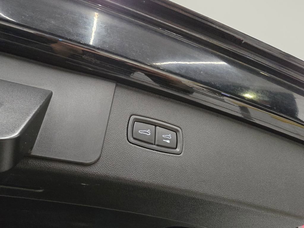 Used 2023 Porsche Cayenne image 42