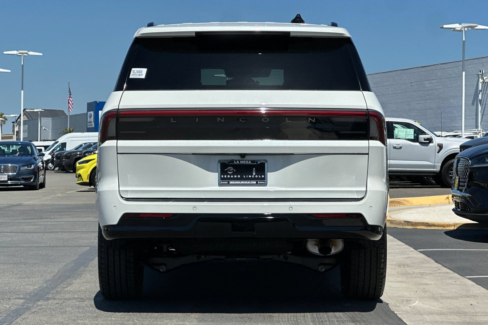 New 2026 Lincoln Navigator Reserve w/ Jet Appearance Package AWD/4WD image 4
