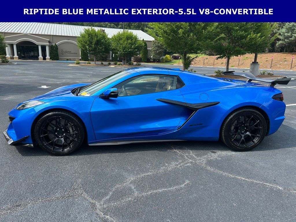 Used 2024 Chevrolet Corvette Z06 w/ Z07 Performance Package RWD image 8