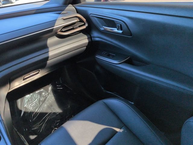 Used 2023 Toyota Crown Platinum AWD/4WD image 16