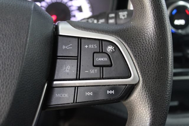 Used 2022 Toyota Highlander L AWD/4WD image 17