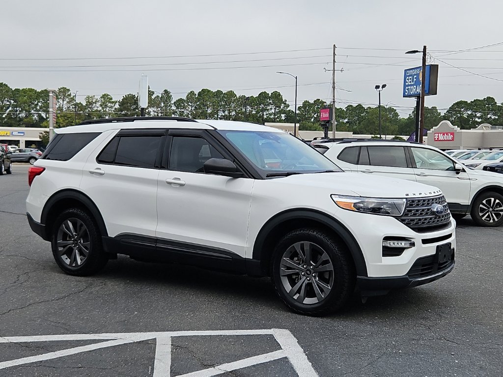 Used 2021 Ford Explorer XLT w/ Equipment Group 202A AWD/4WD image 1