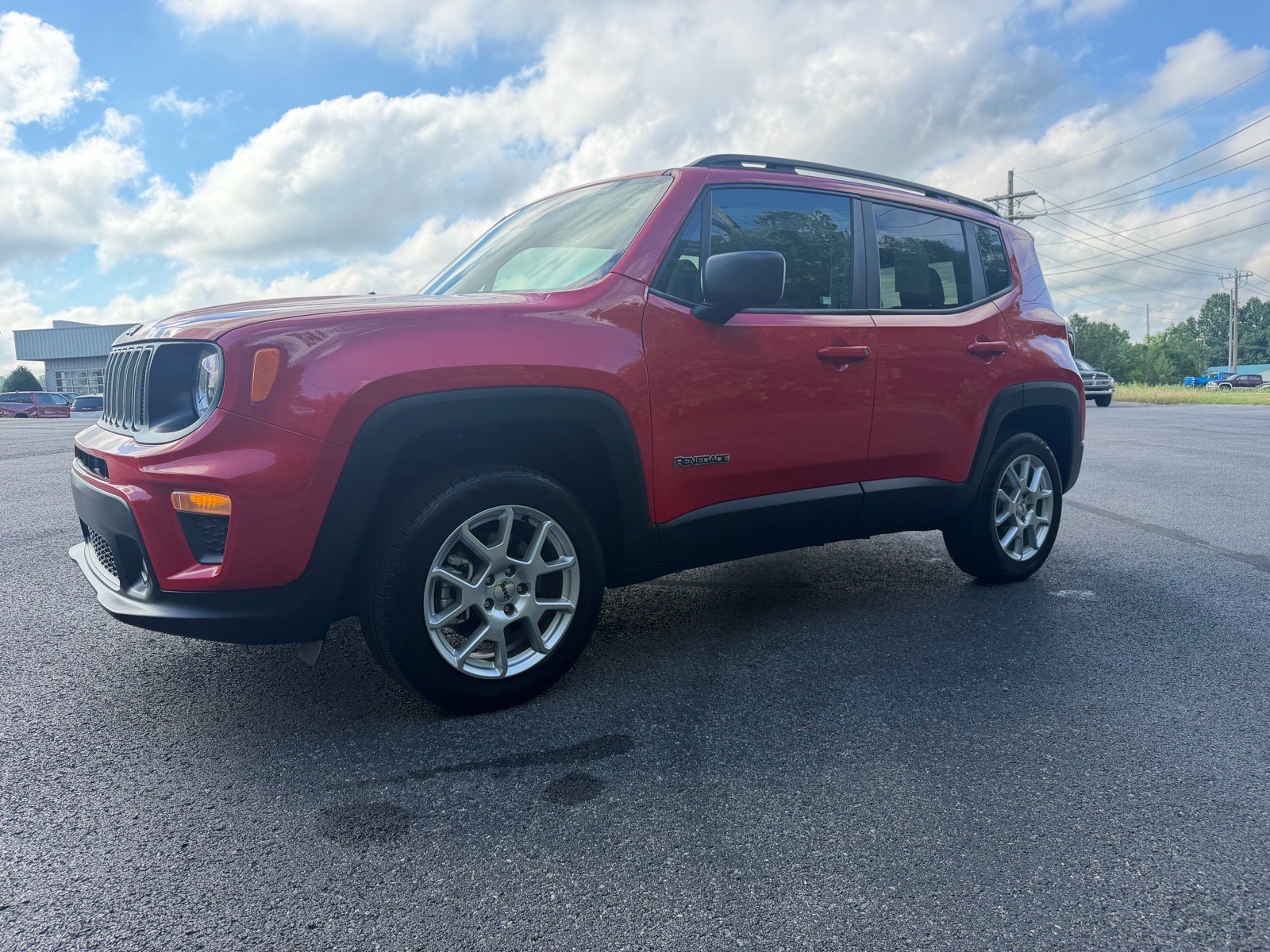 Used 2023 Jeep Renegade Latitude w/ Sun/Sound Group AWD/4WD image 9