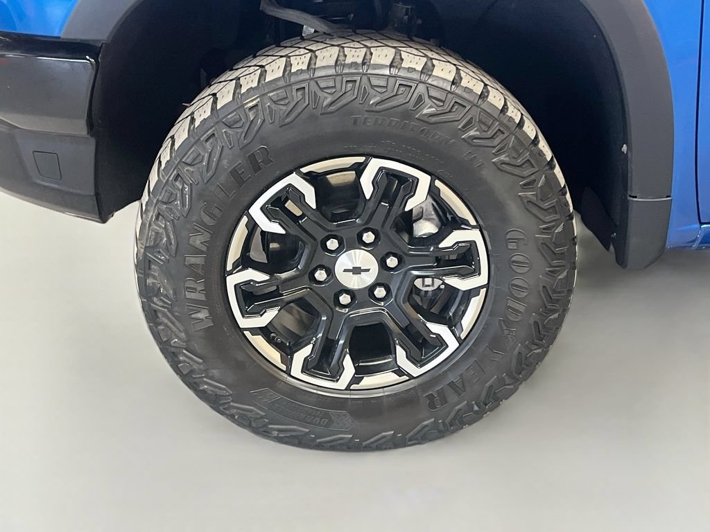 Used 2023 Chevrolet Silverado 1500 ZR2 w/ Technology Package AWD/4WD image 33