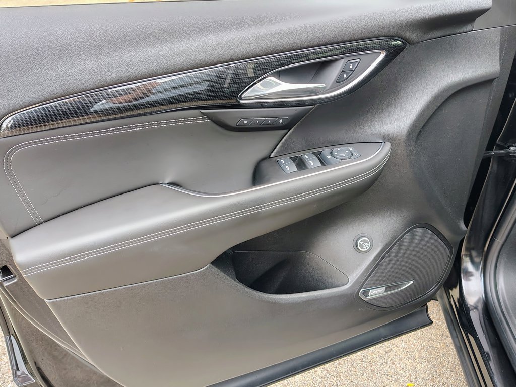 Certified 2023 Buick Envision Essence w/ Technology Package I AWD/4WD image 17