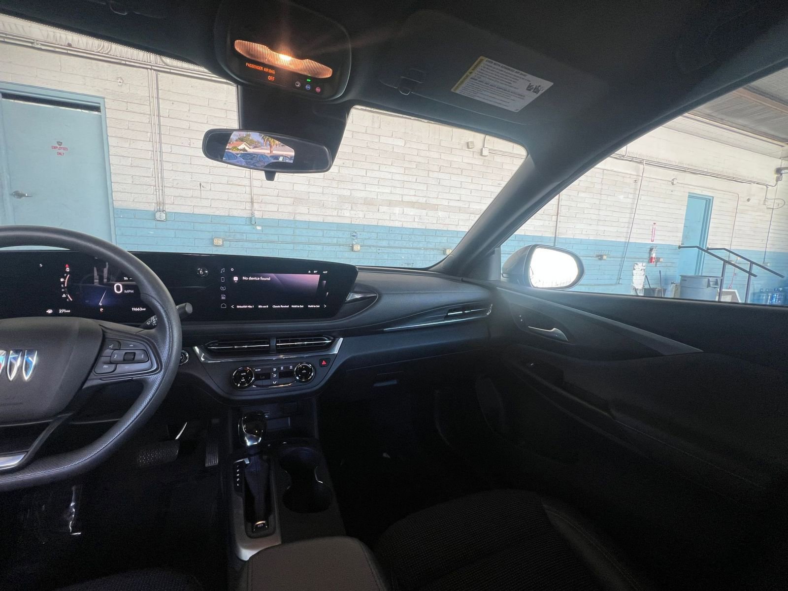 Used 2025 Buick Envista Preferred image 35