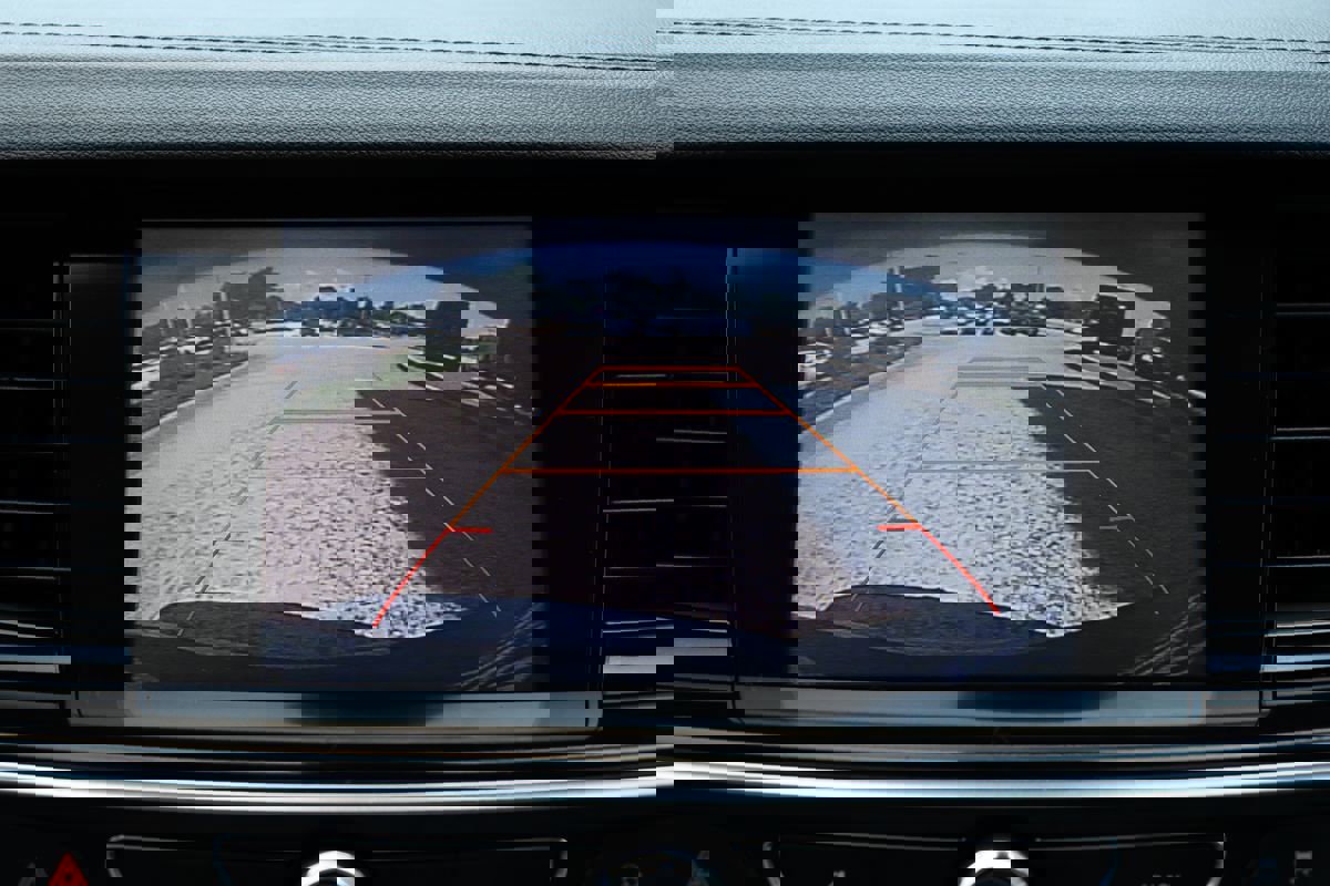 Used 2018 Buick Regal Essence w/ Driver Confidence Package #1 image 19