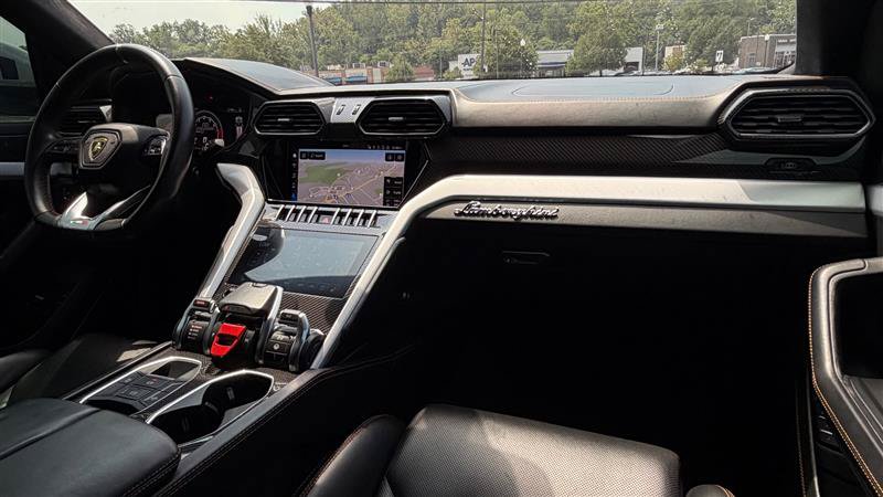 Used 2020 Lamborghini Urus AWD/4WD image 49