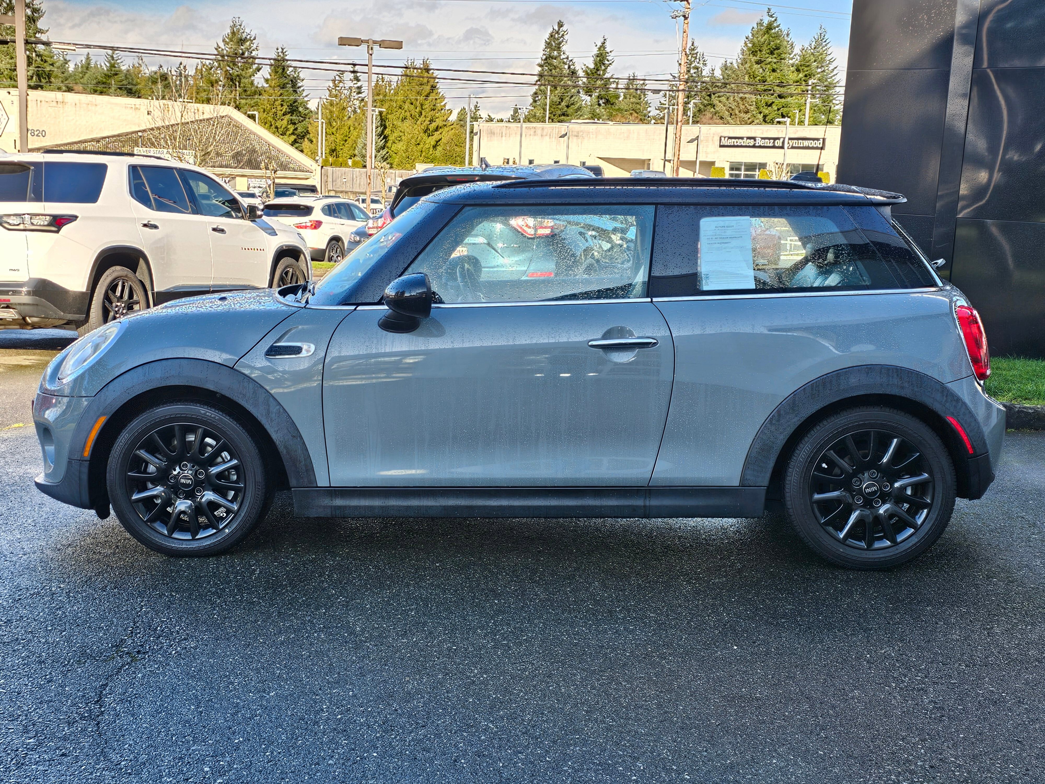 Used 2016 MINI Cooper 2-Door Hardtop image 4